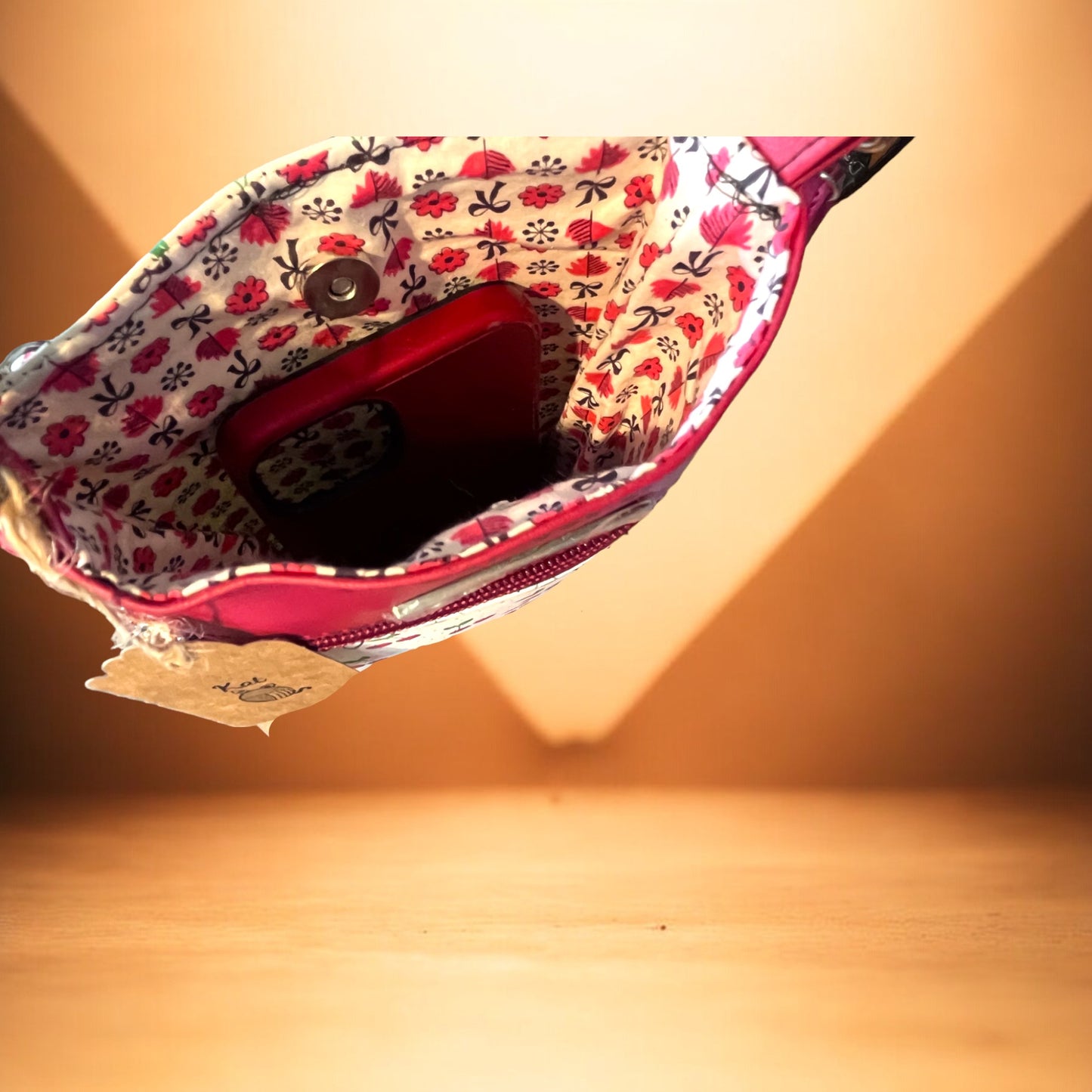 Wanderlust Cellphone bag Cherry