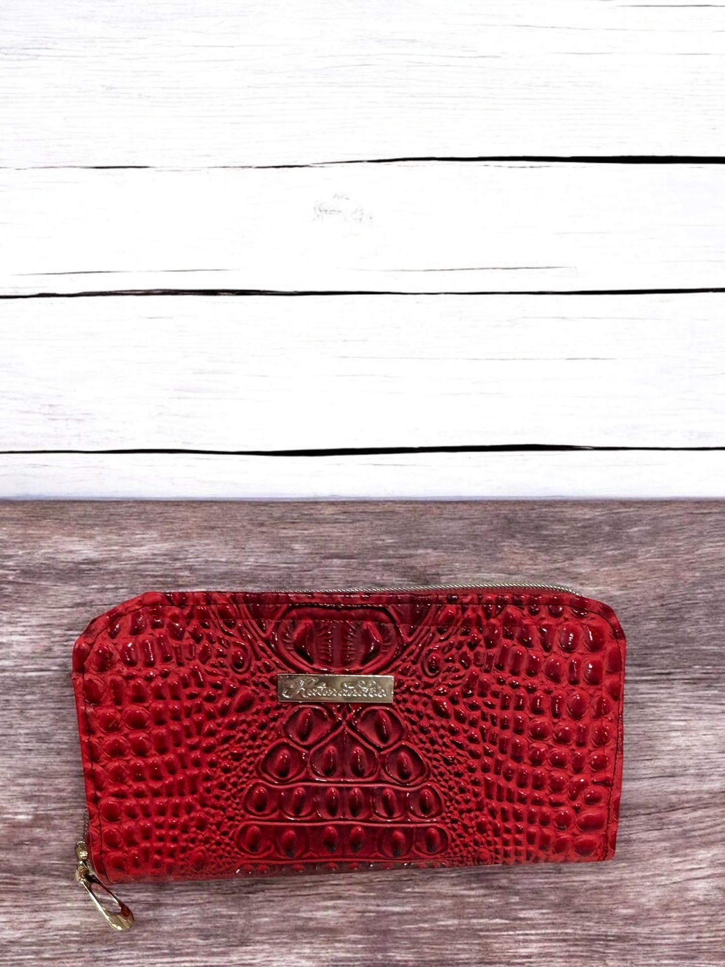 CZAW – Classic Zip Around Wallet