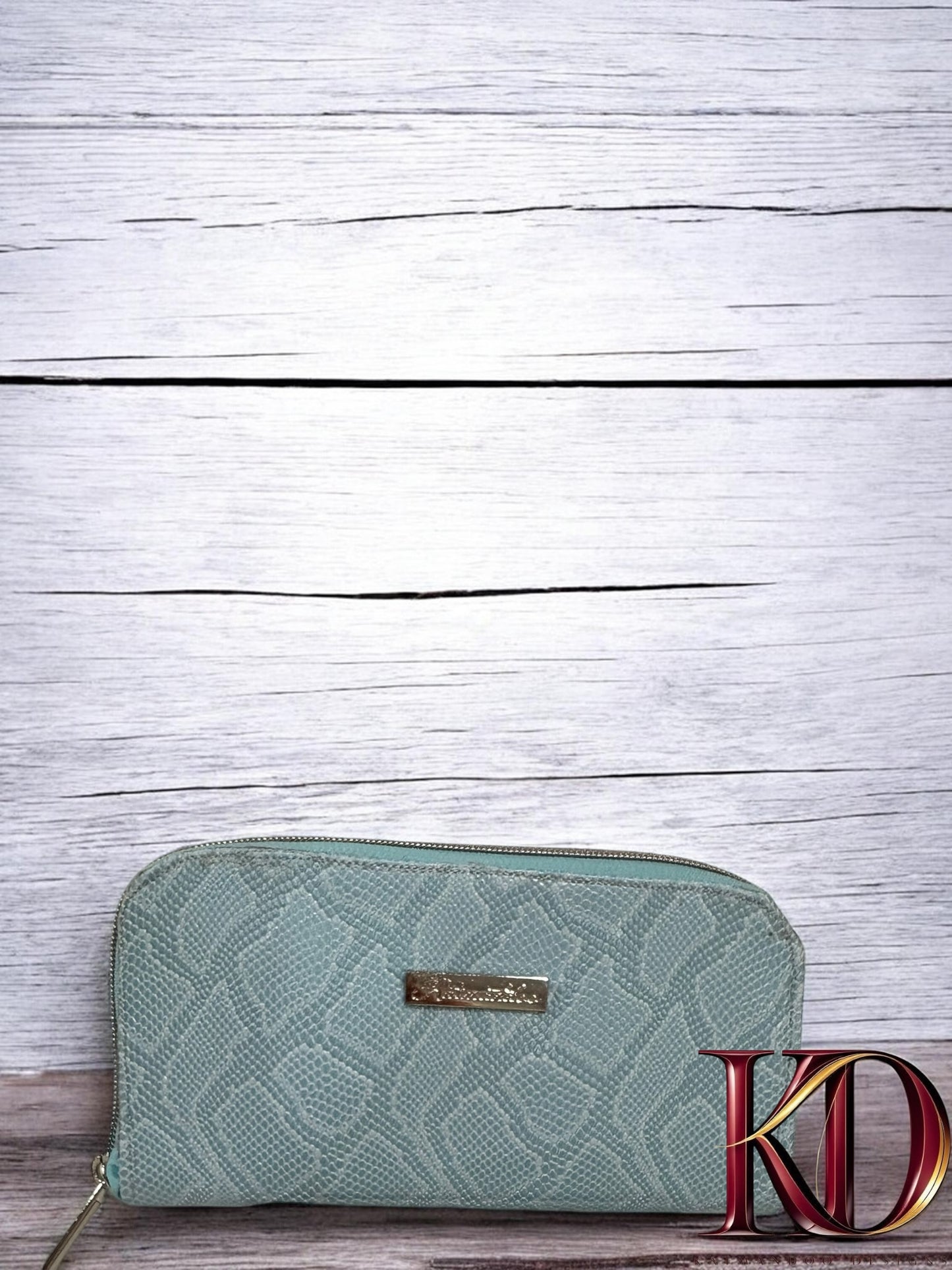 CZAW – Classic Zip Around Wallet