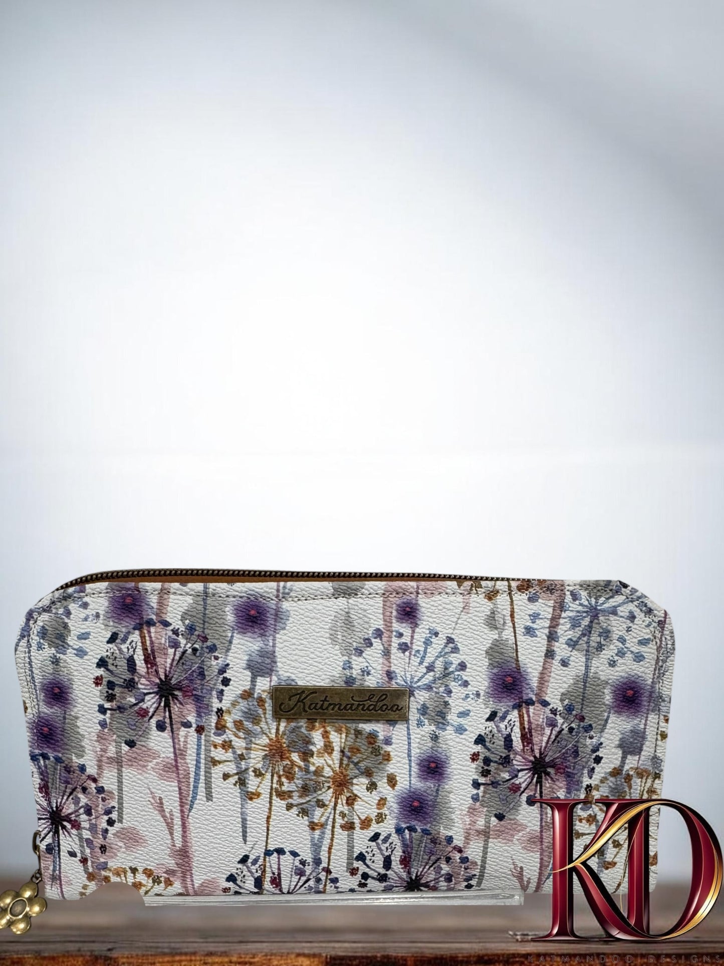 CZAW – Classic Zip Around Wallet