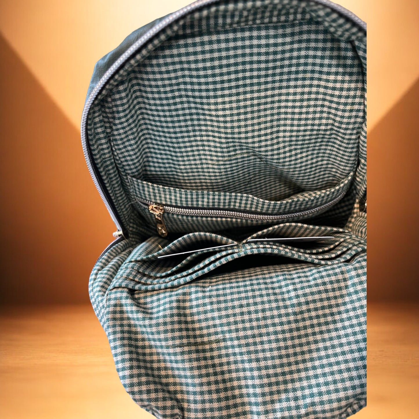 Simplistic Sling bag Beehive